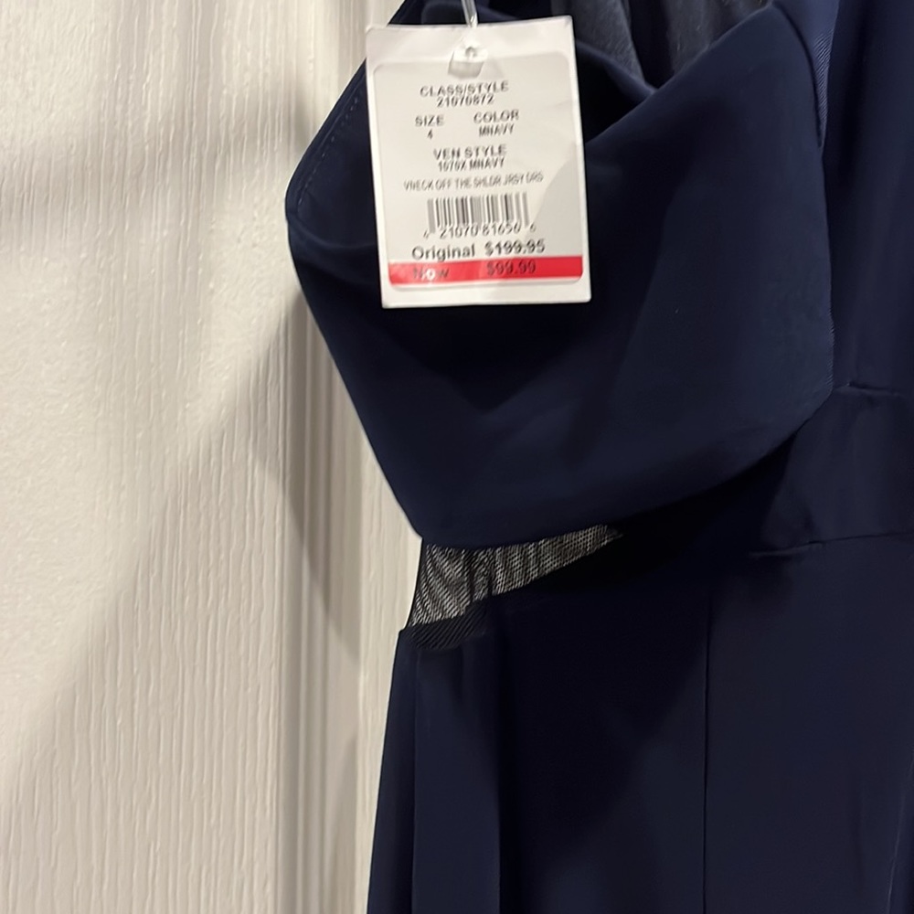 Navy gown - Picture 5 of 5